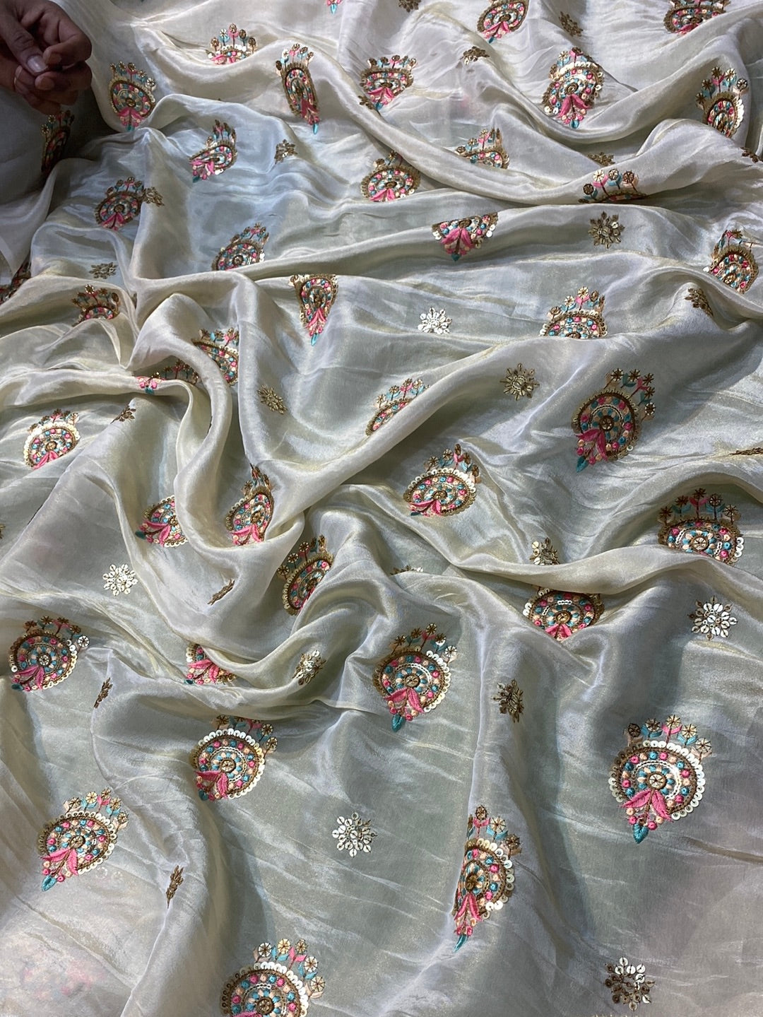 Premium Quality Of Russian Silk Fabric - DYEABLE