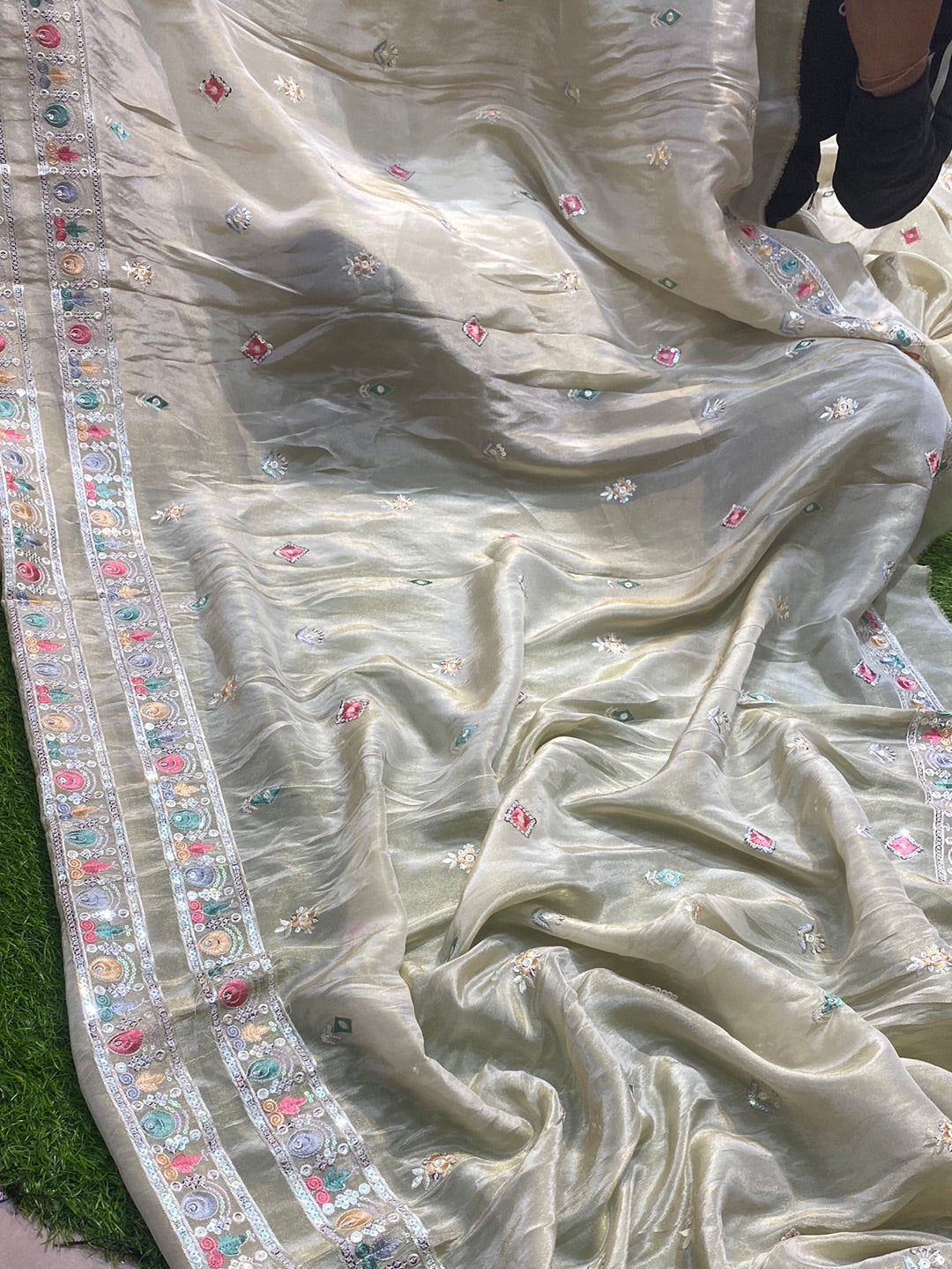 Premium Quality Of Russian Silk Fabric - Border DYEABLE for dupatta