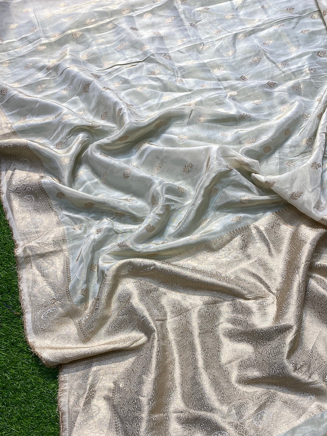 MOST Premium Quality Of Russian Silk Sarees - DYEABLE