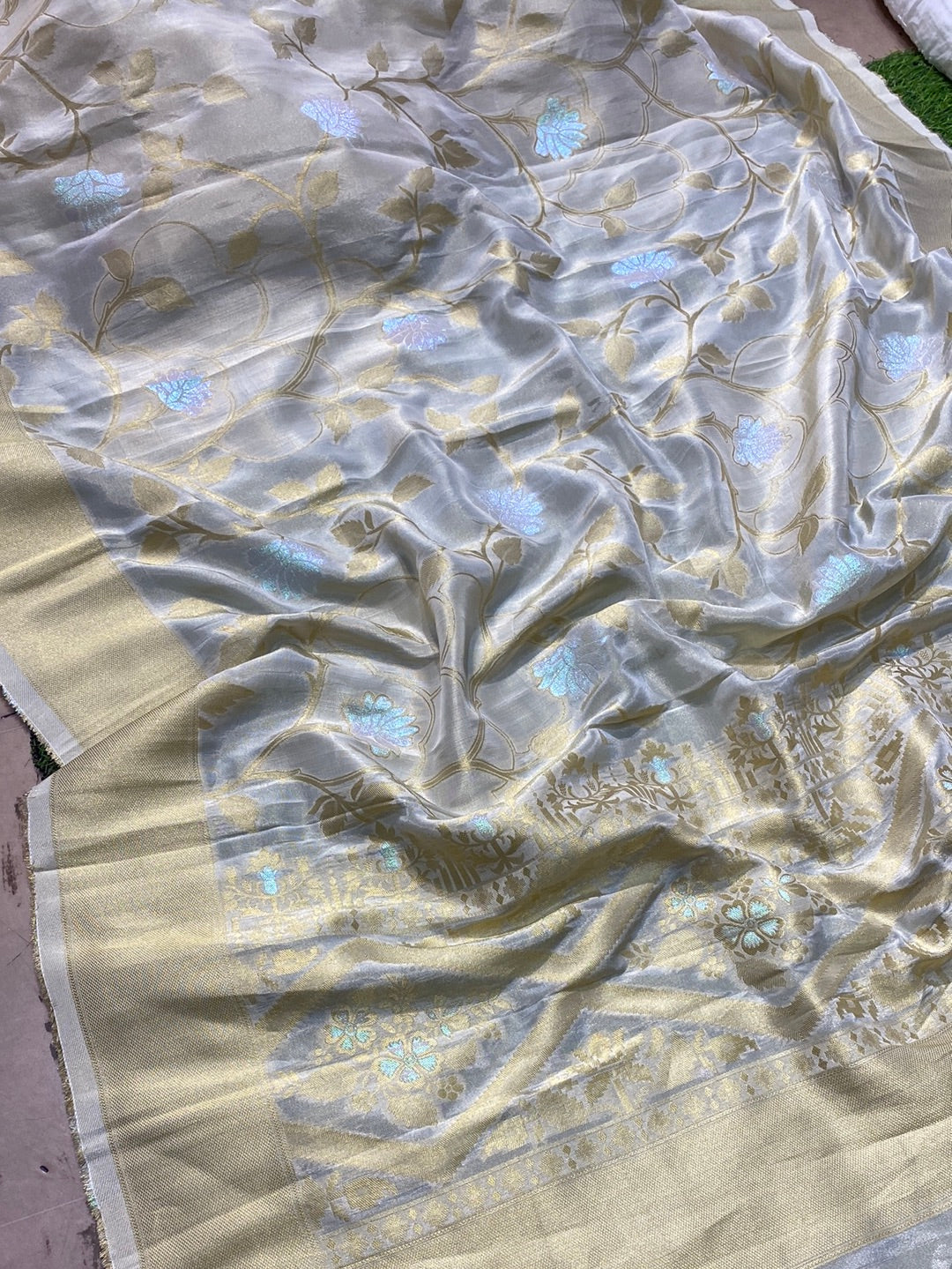 MOST Premium Quality Of Russian Silk Sarees - DYEABLE