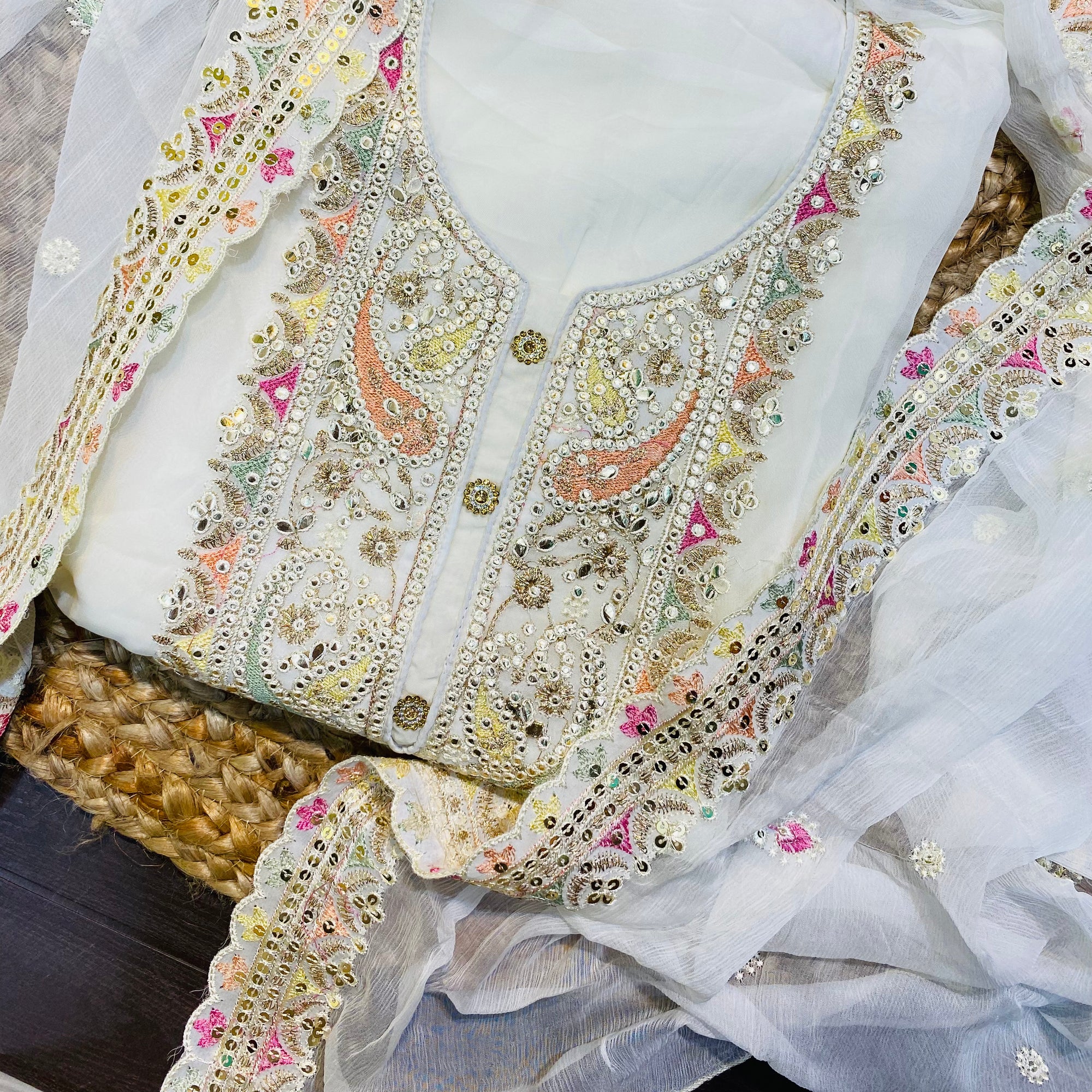 Most Premium Quality Of Suits - Complete Suit ❤