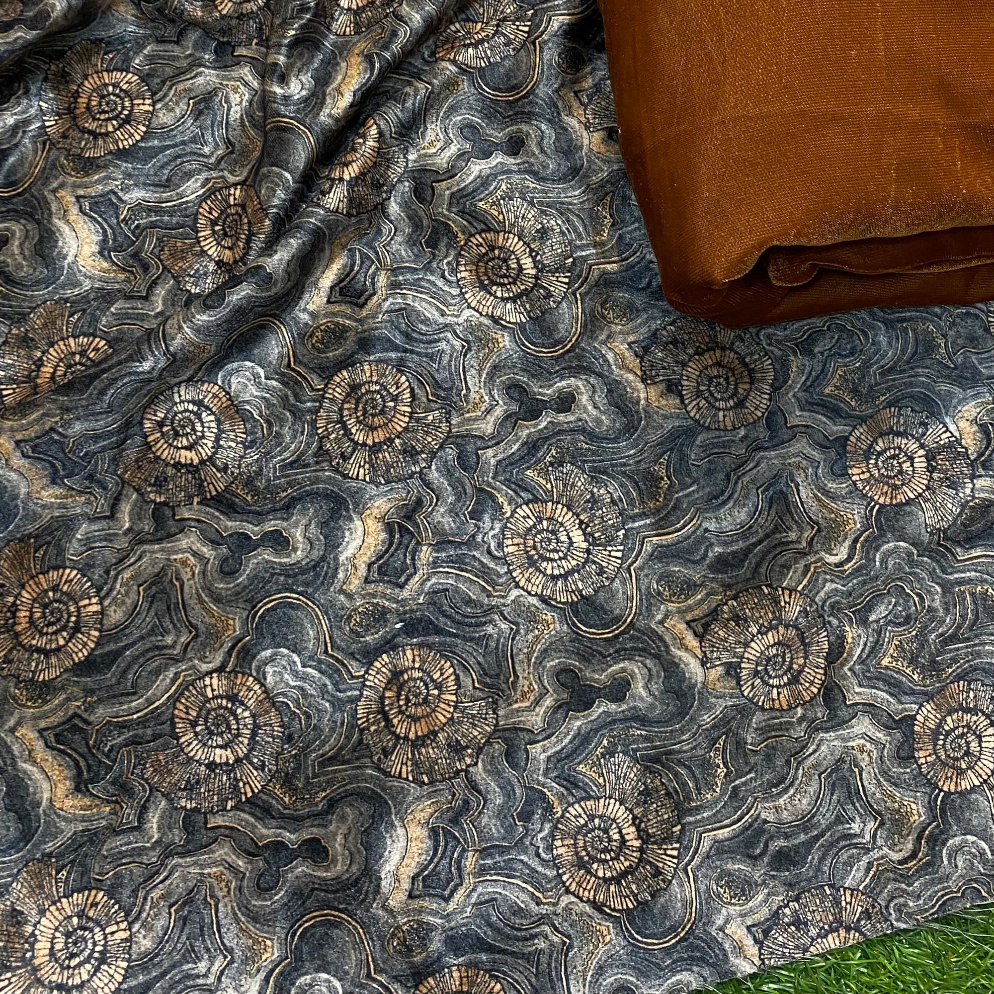 PREMIUM Quality Of Velvet 11000 suits ♥️