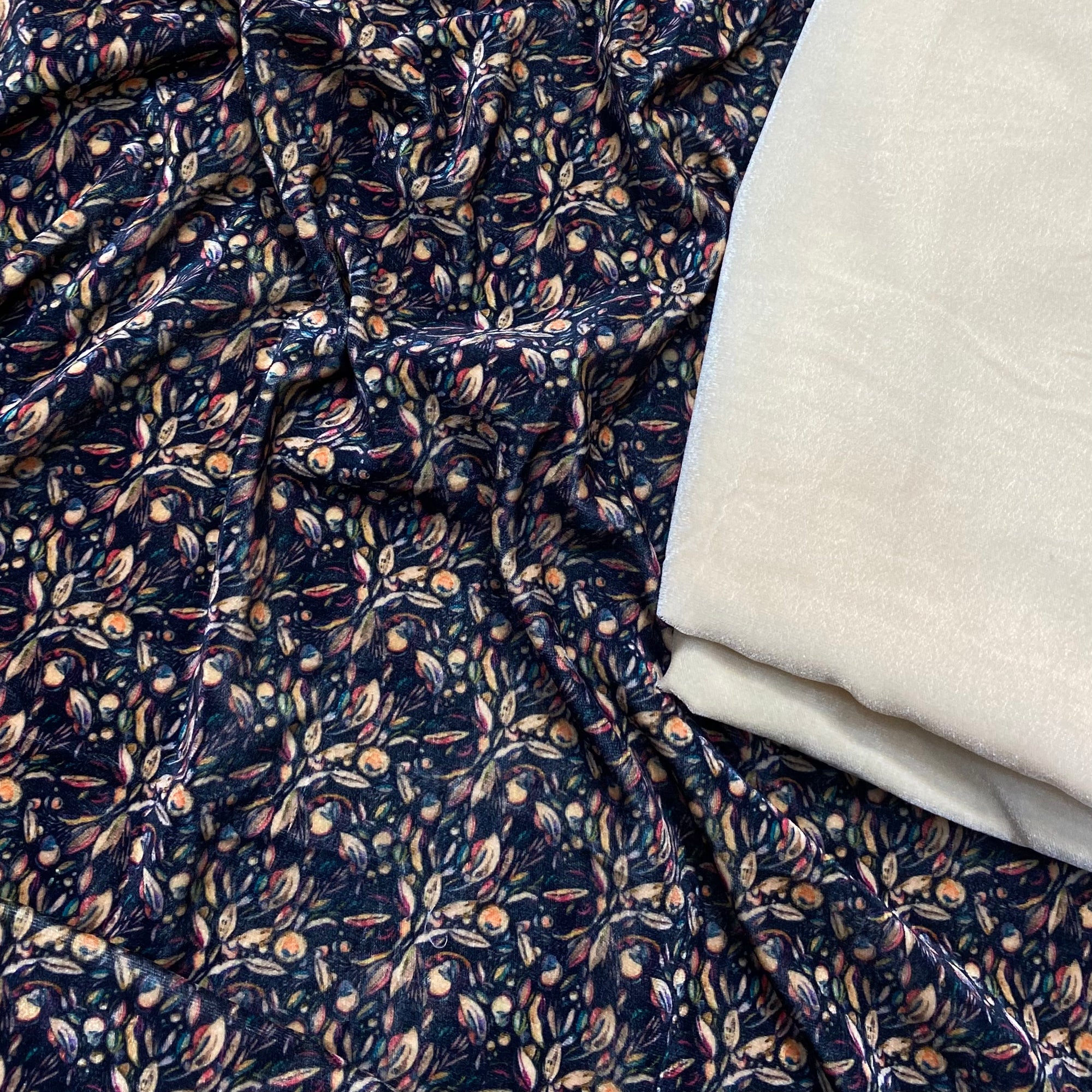 PREMIUM Quality Of Velvet 11000 suits ♥️