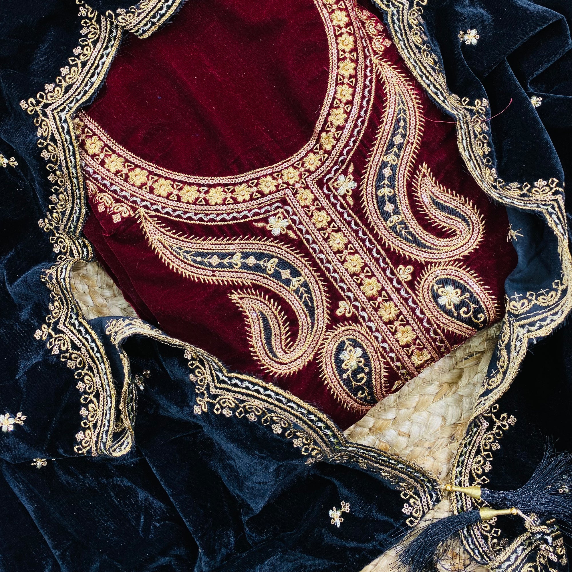 Premium Imported Velvet 9000 Pure Fine Zari Designer Suit - Complete Suit