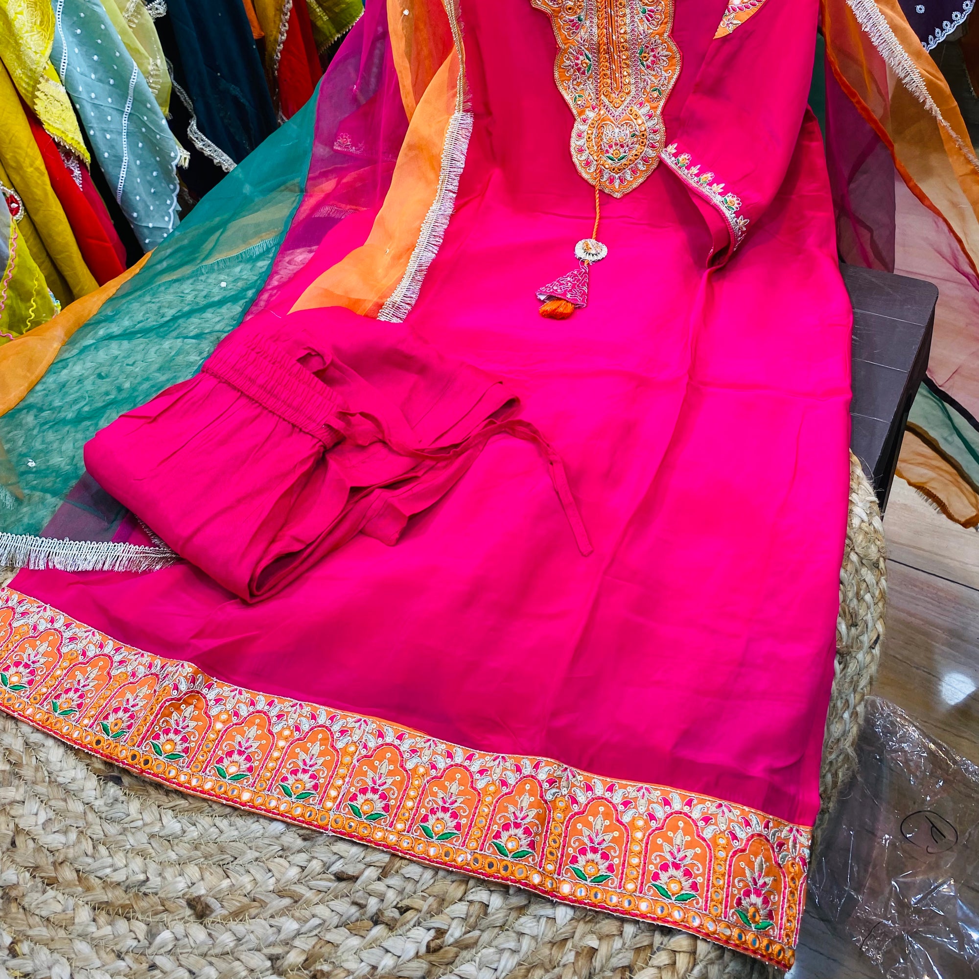 Premium READY To WEAR - Complete Suit ❤️