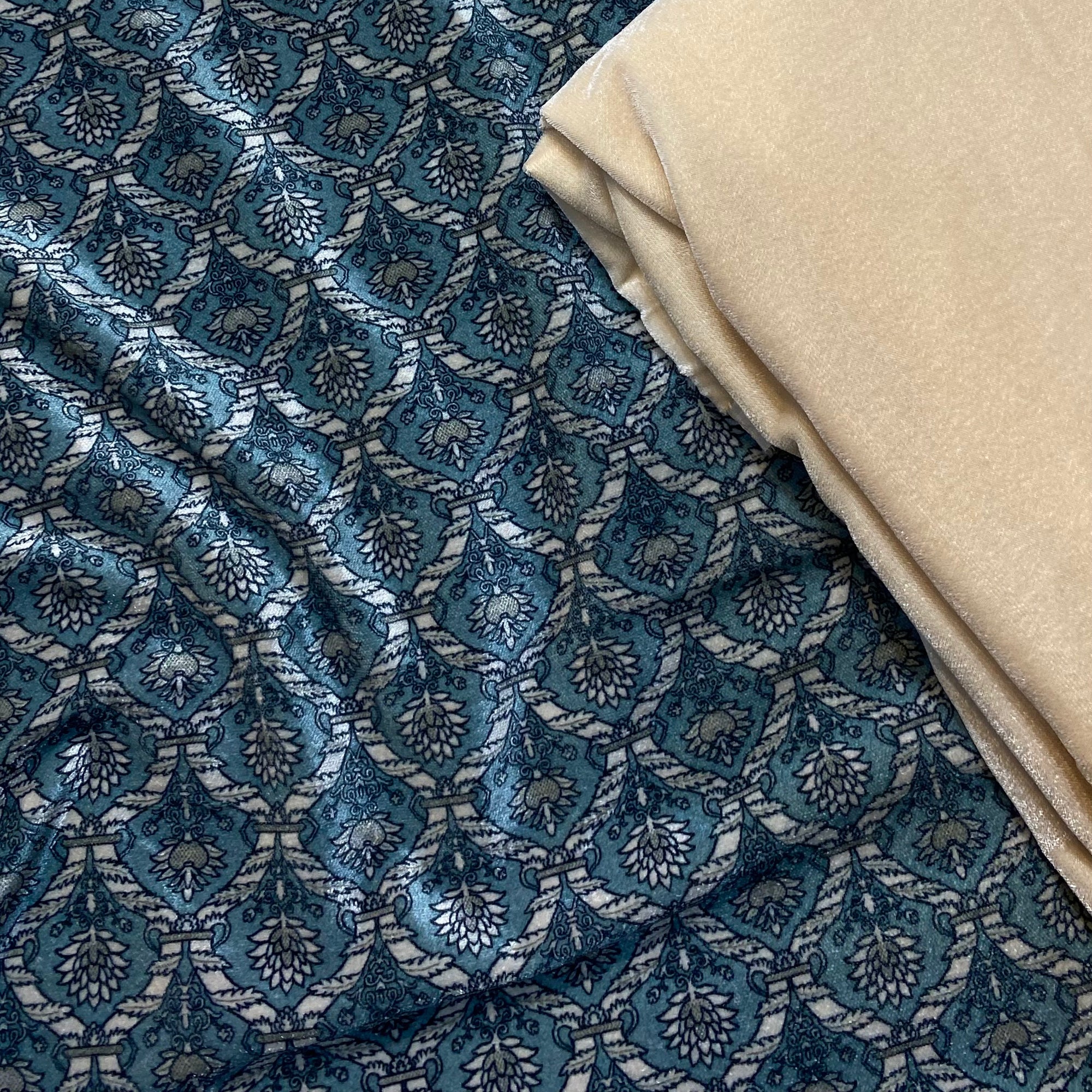 PREMIUM Quality Of Velvet 11000 suits ♥️