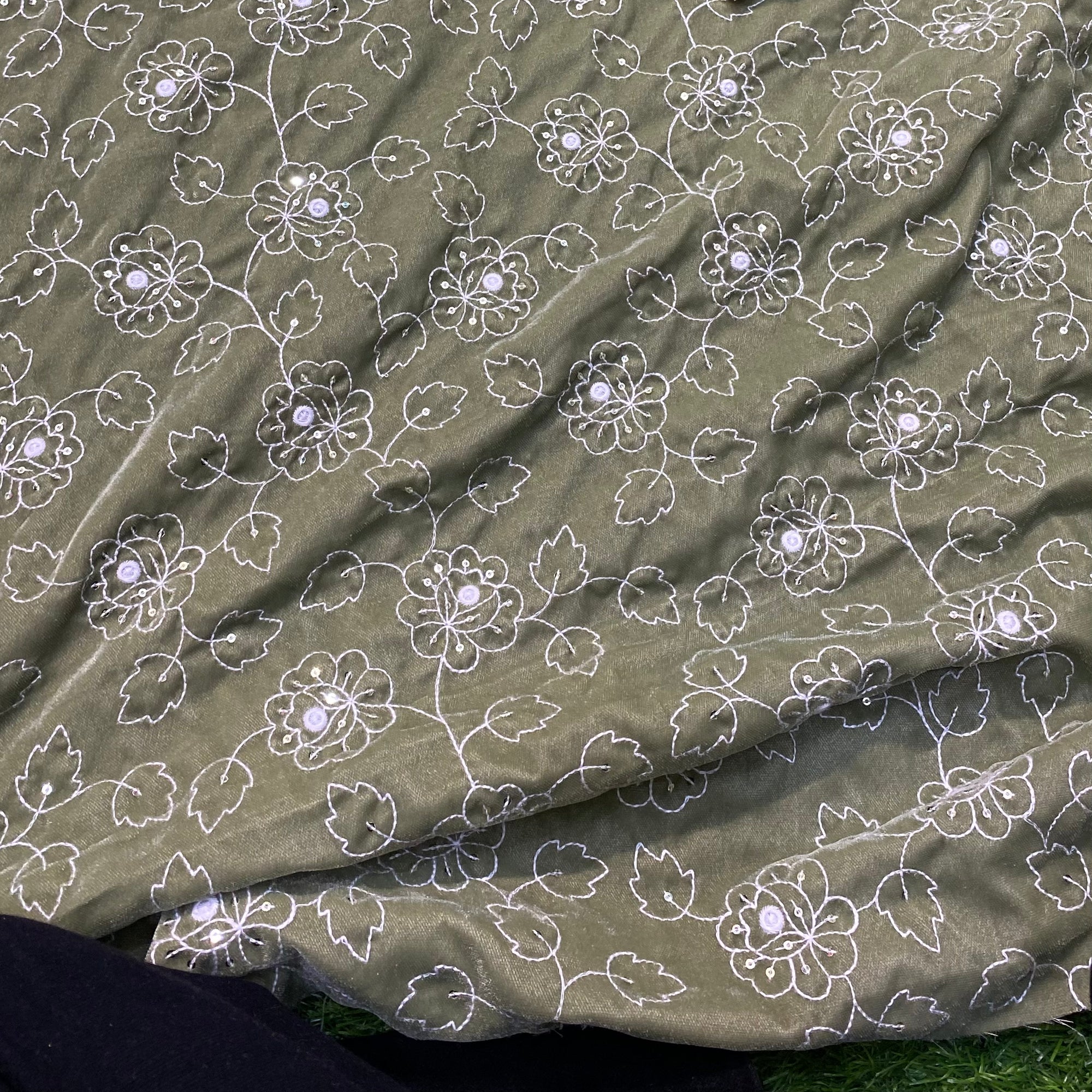 PREMIUM Quality Of Velvet 11000 suits ♥️