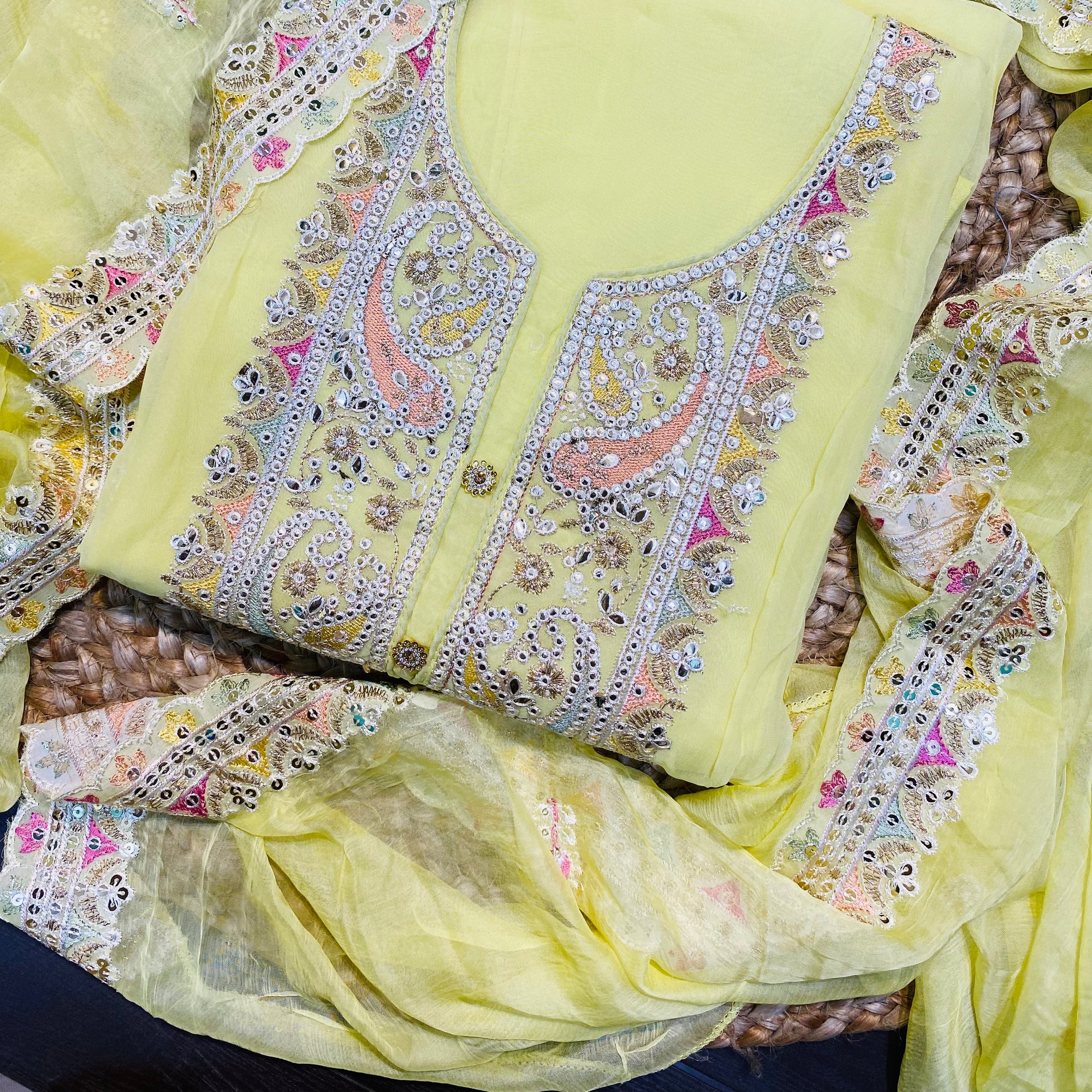 Most Premium Quality Of Suits - Complete Suit ❤