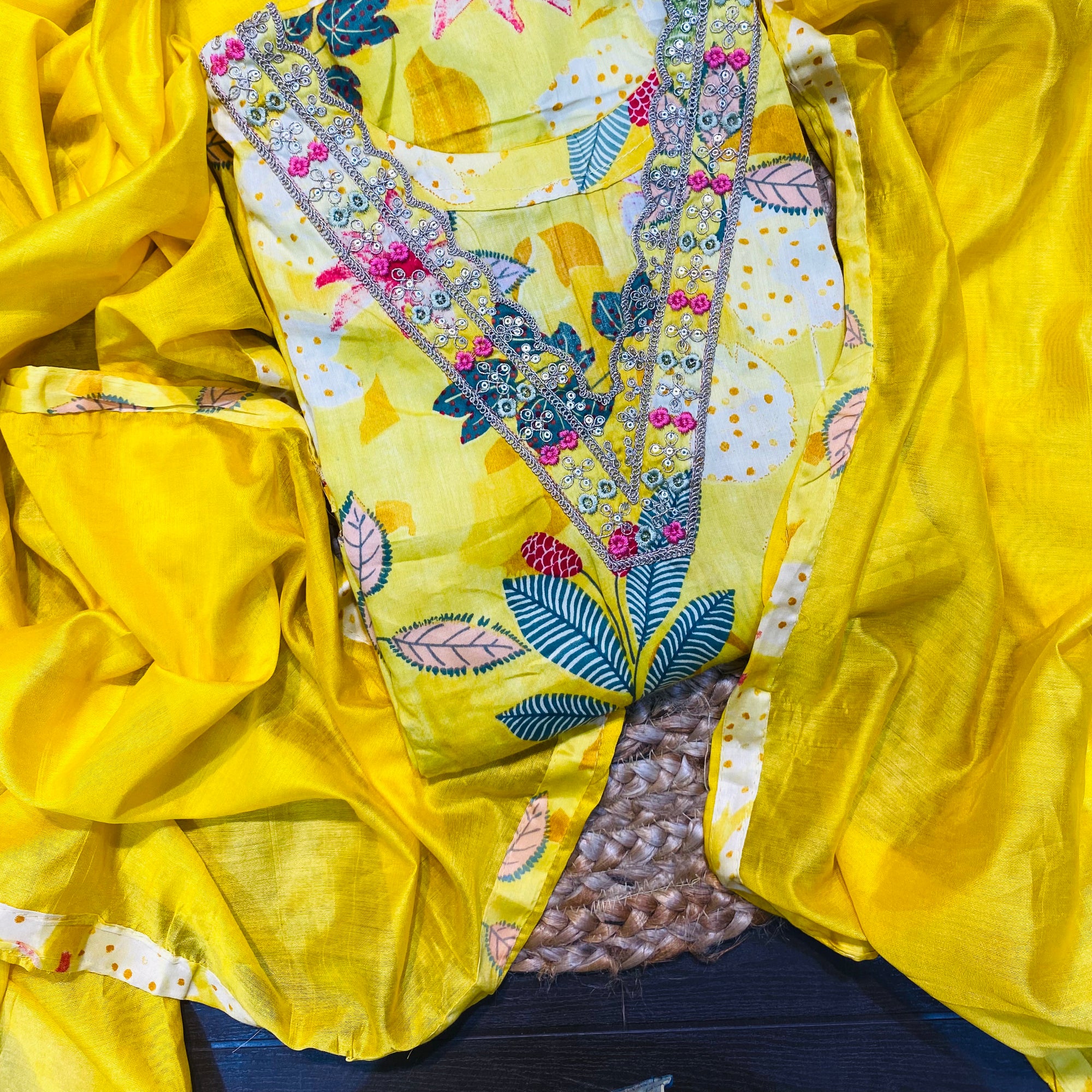 Most Premium Quality Of Suits - Complete Suit ❤