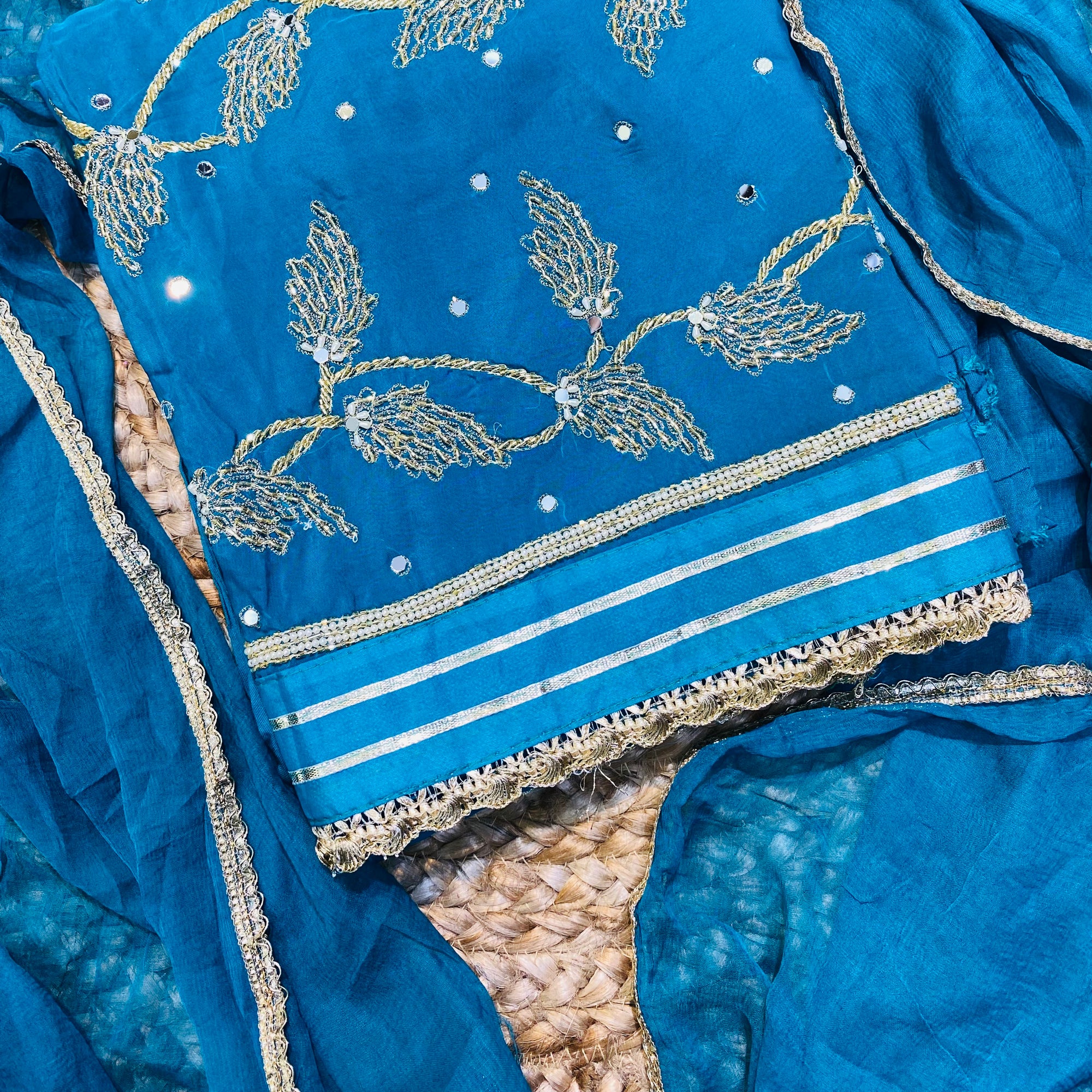 Most Premium Quality Of Suits - Complete Suit ❤