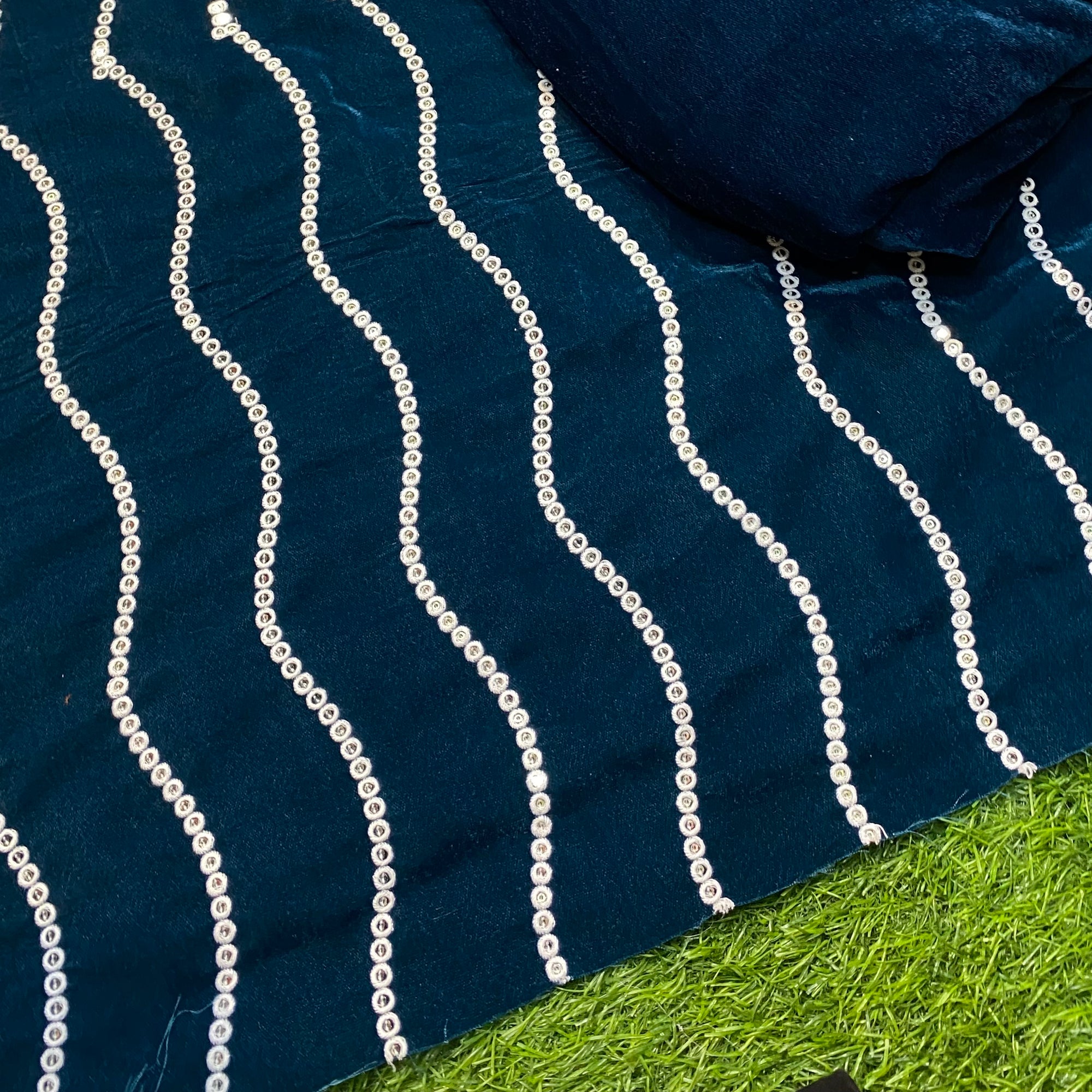 PREMIUM Quality Of Velvet 11000 suits ♥️