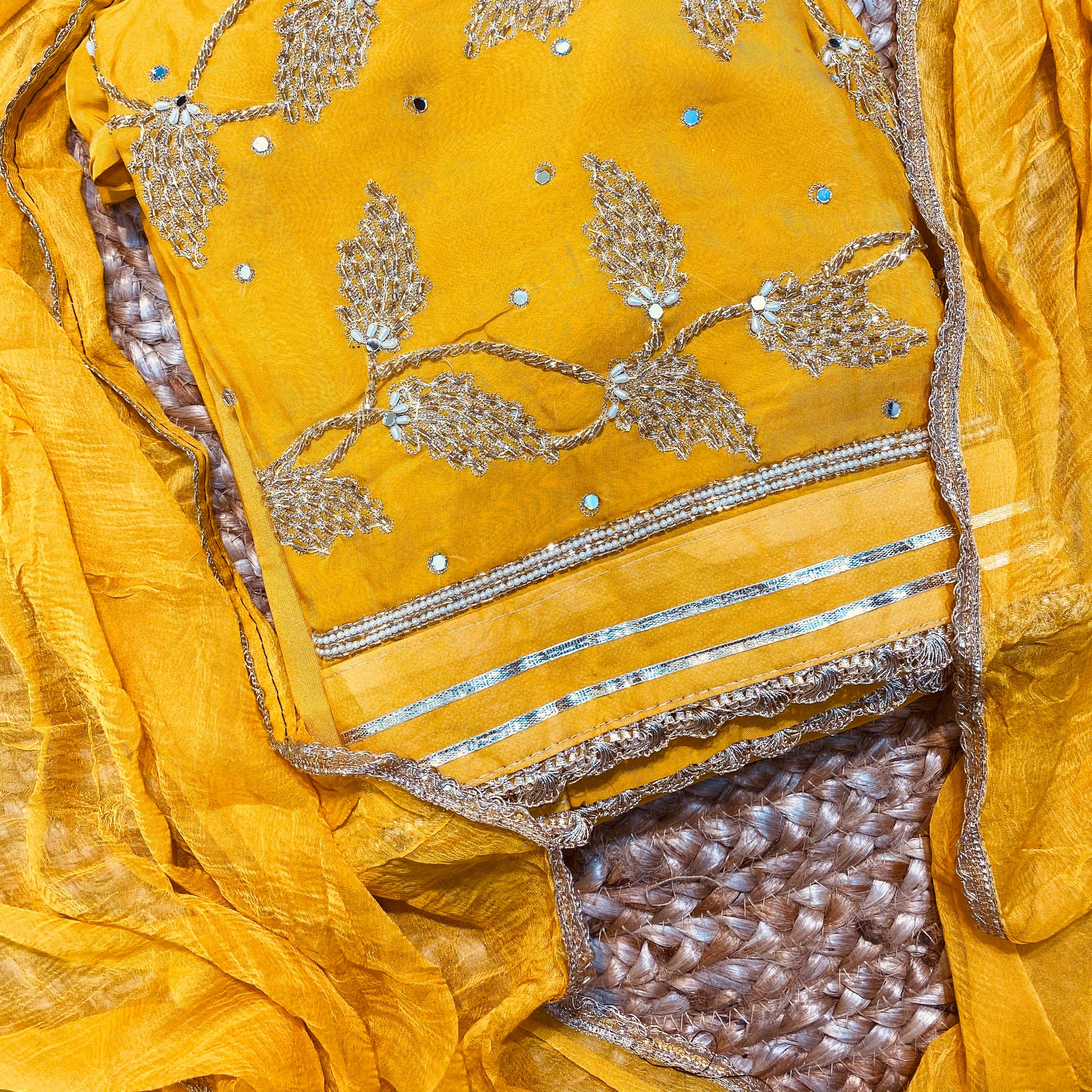 Most Premium Quality Of Suits - Complete Suit ❤