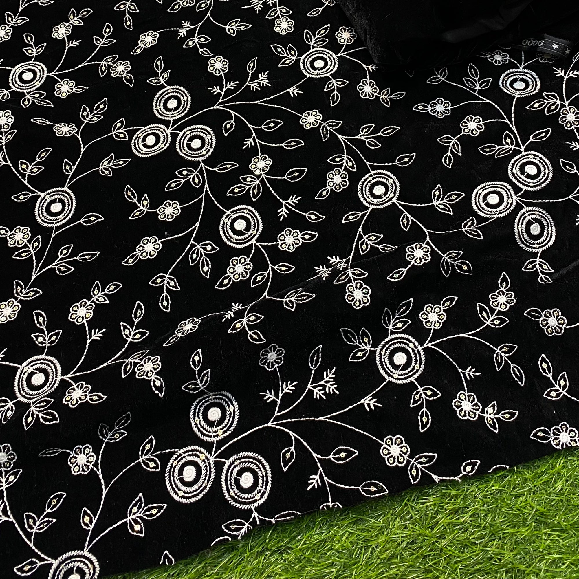 PREMIUM Quality Of Velvet 11000 suits ♥️