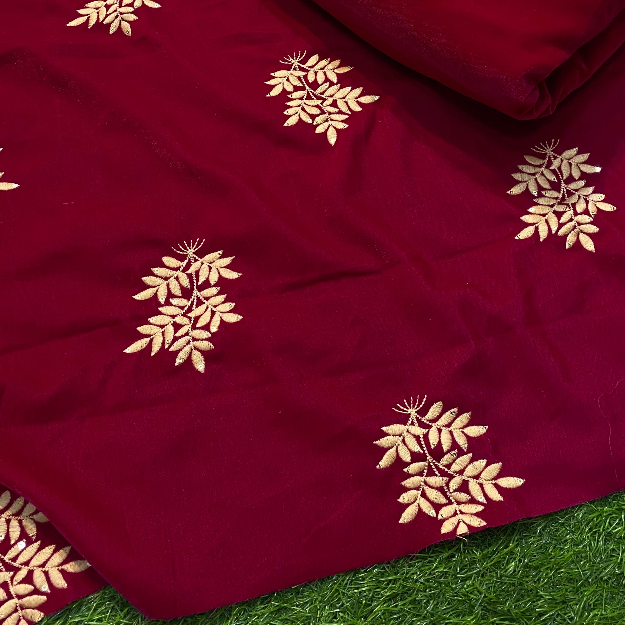 PREMIUM Quality Of Velvet 11000 suits ♥️