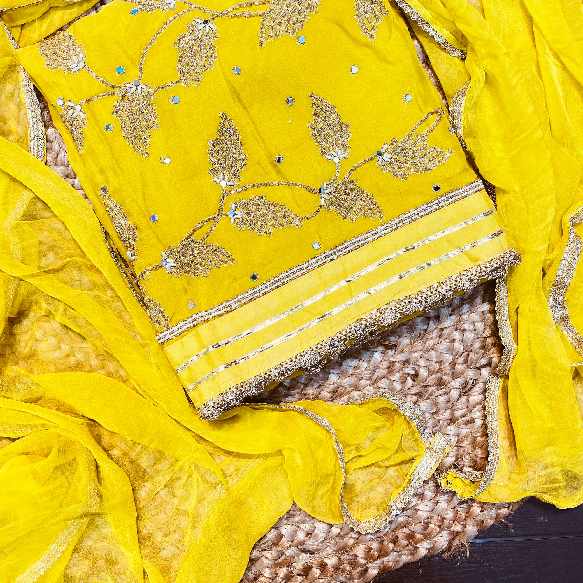 Most Premium Quality Of Suits - Complete Suit ❤