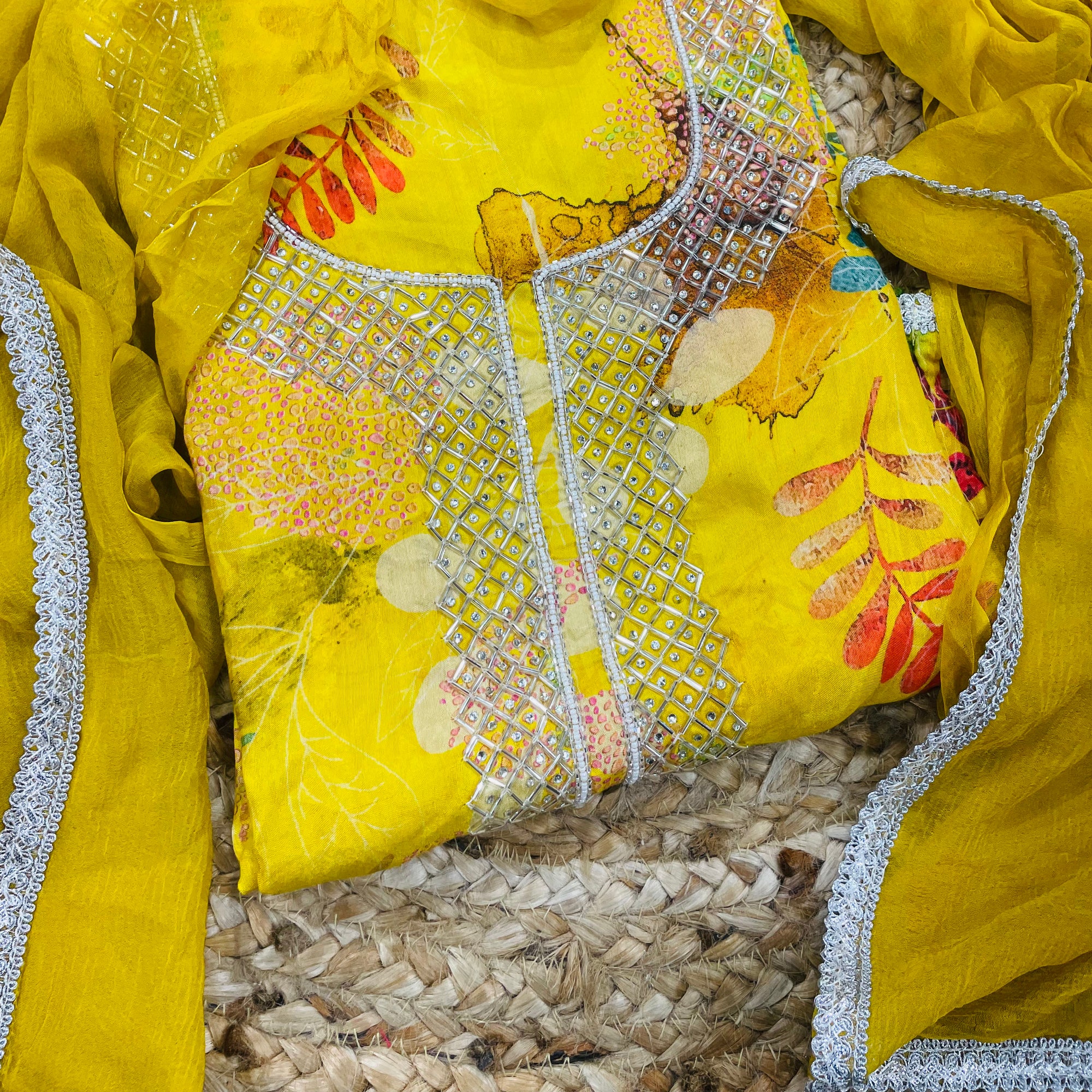 Most Premium Quality Of Suits - Complete Suit ❤