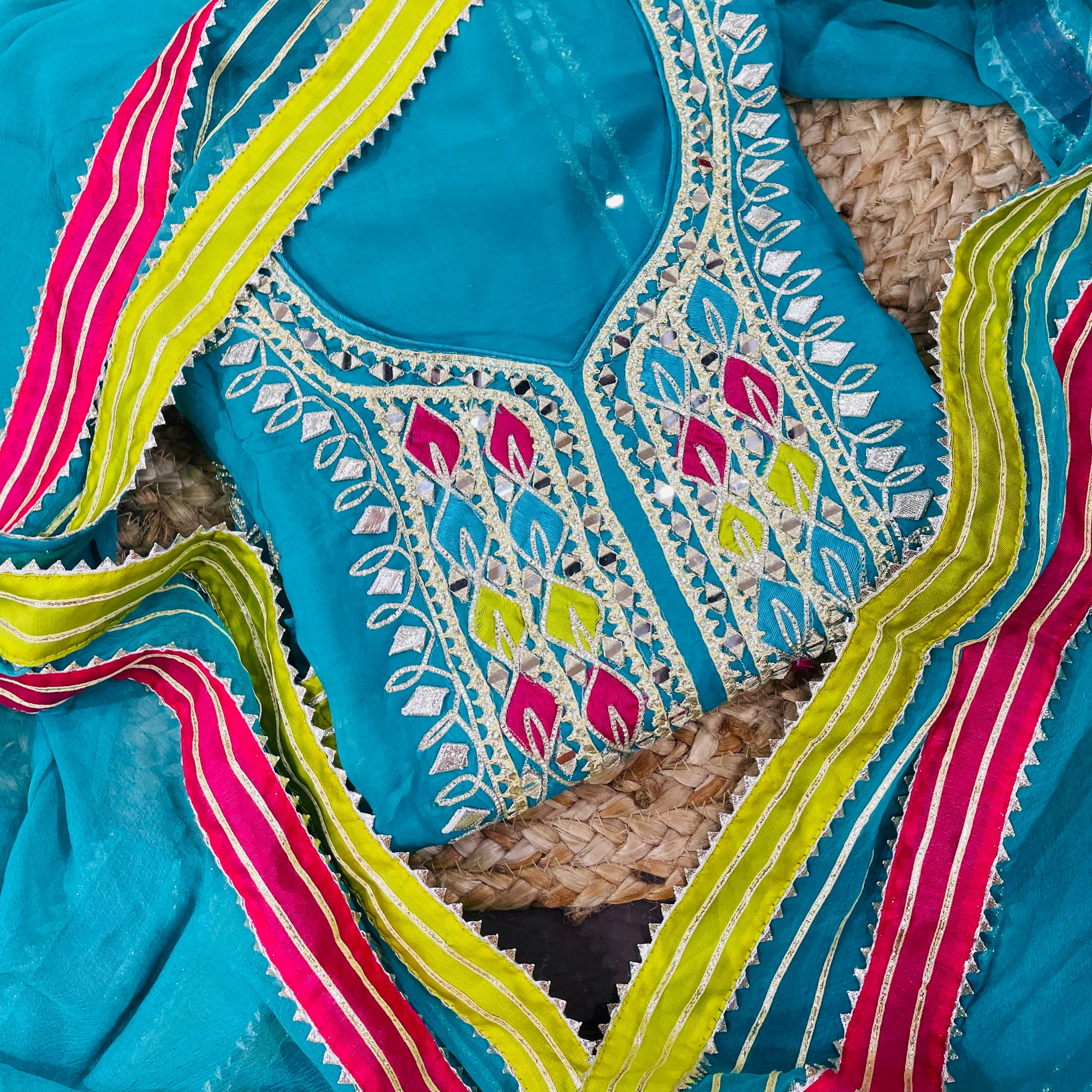 Most Premium Quality Of Suits - Complete Suit ❤