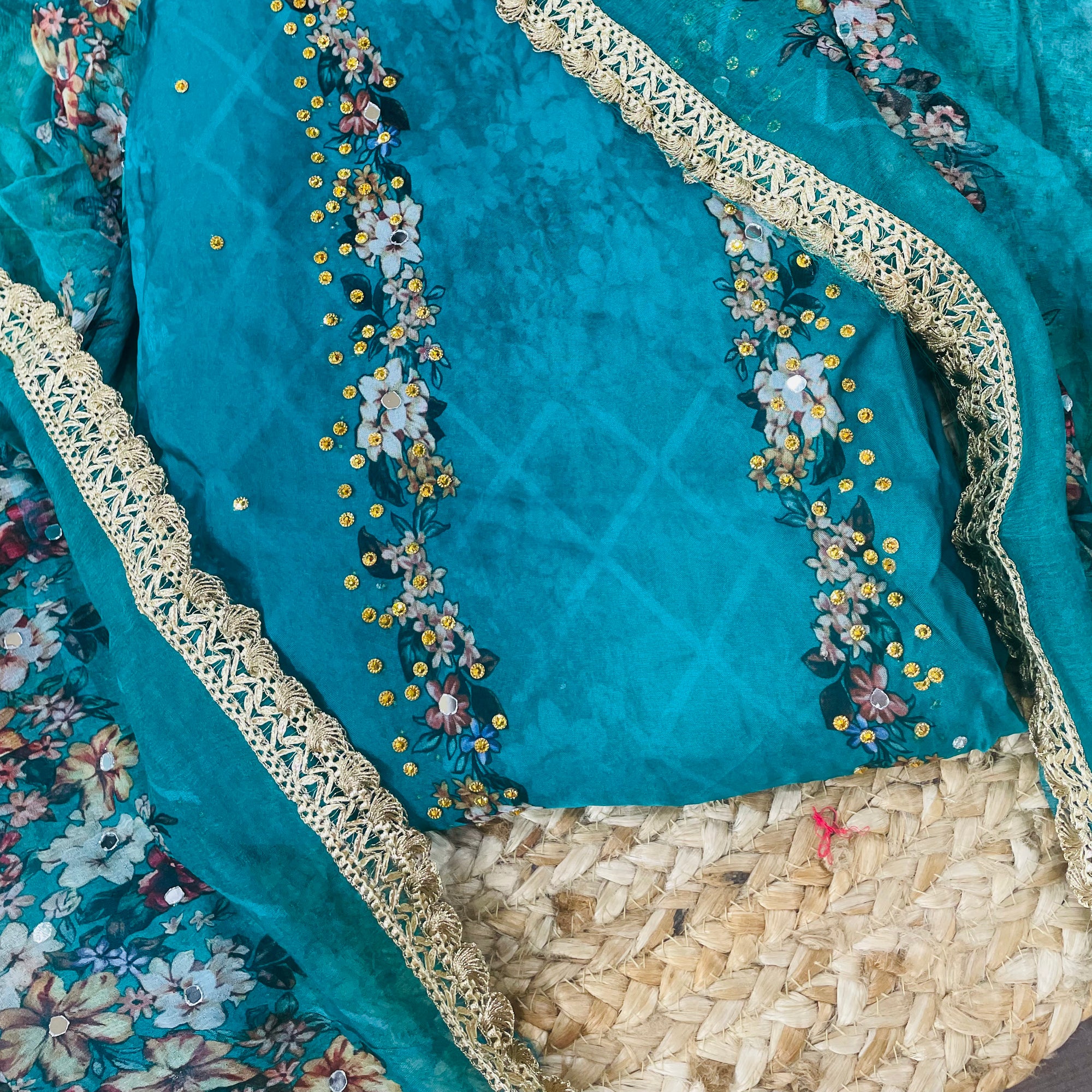 Most Premium Quality Of Suits - Complete Suit ❤