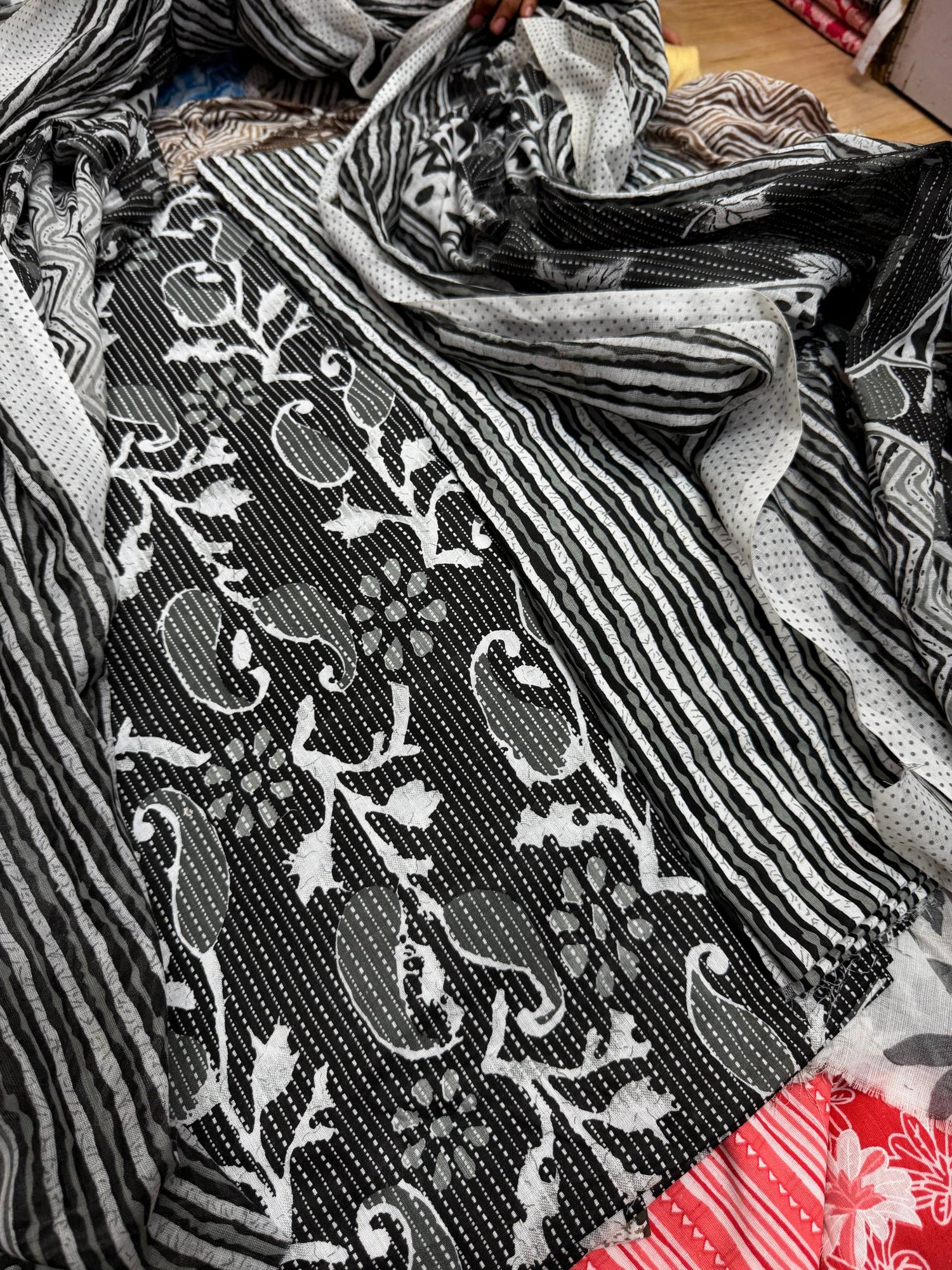 Premium BRANDED Pure Cotton PRINTED Suits (Complete Suit With Dupatta)