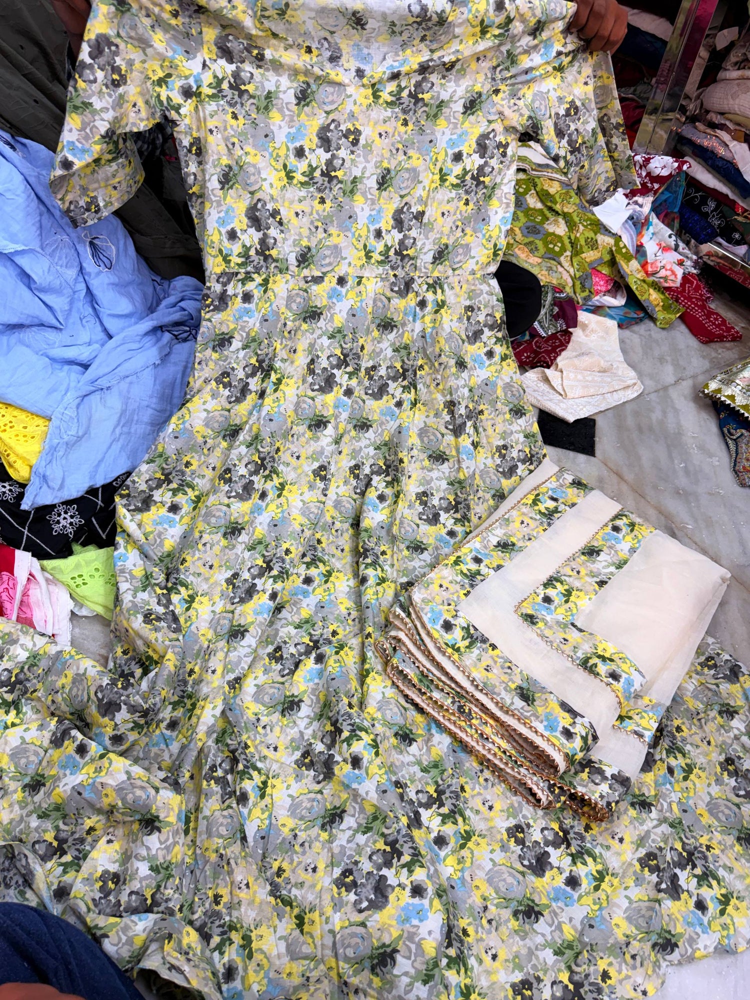 (SALE Discounted Prices) Most Premium Readymade Suit Collection (L SIZE)