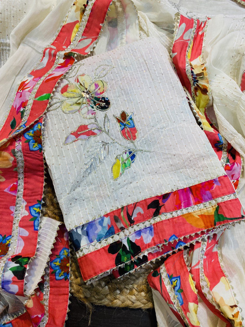 (SALE Prices) Most Premium Quality Of Suits