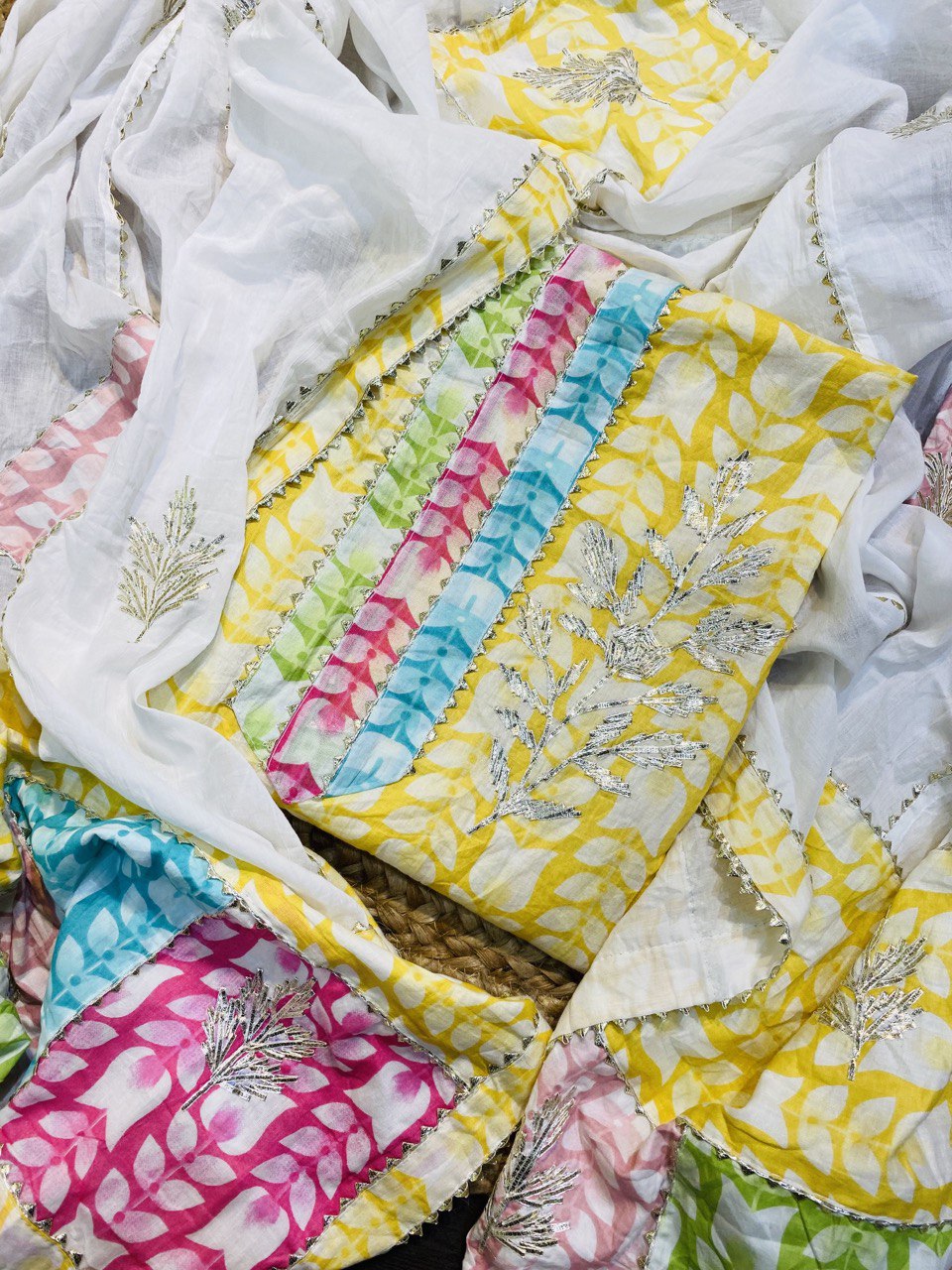 (SALE Prices) Most Premium Quality Of Suits