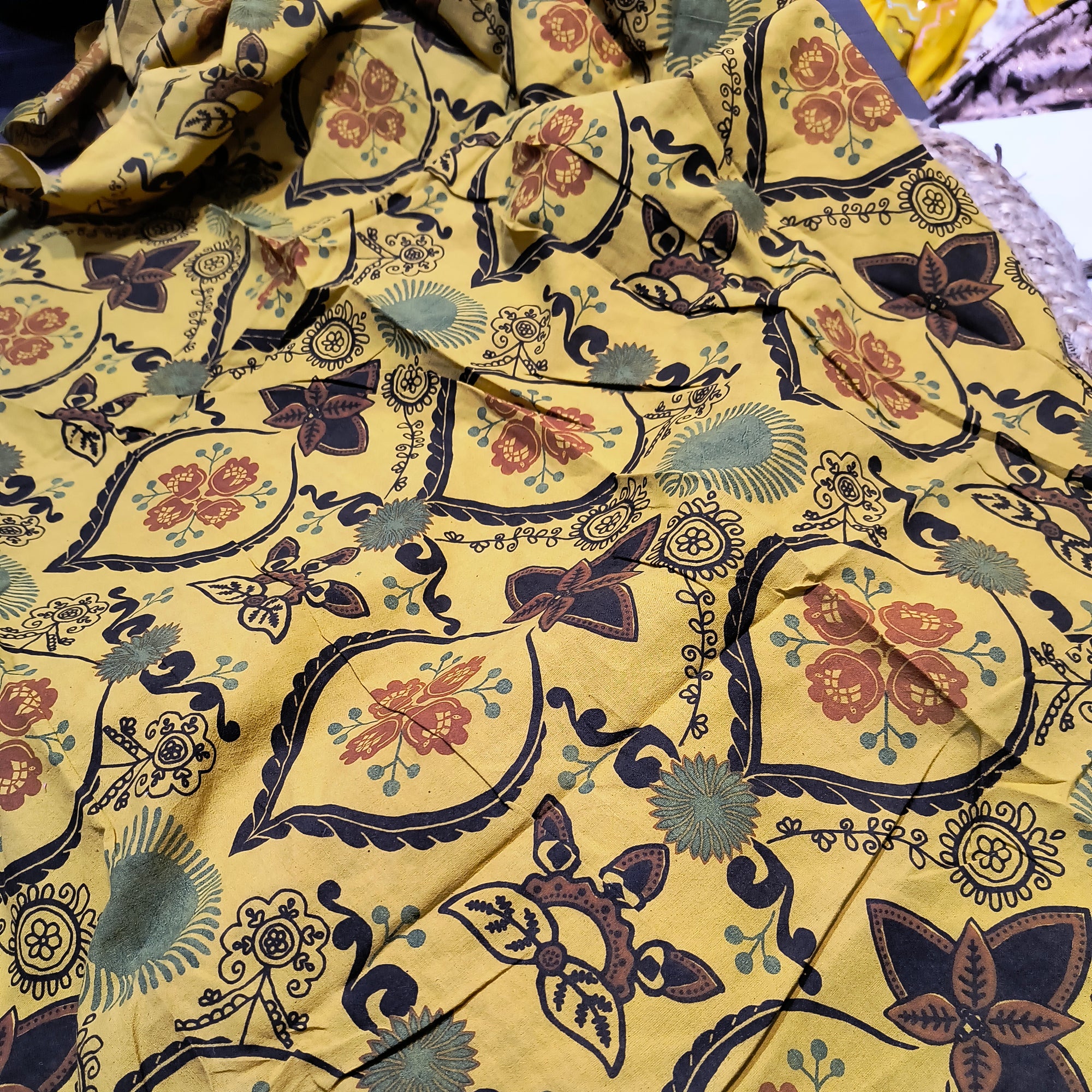 (Cut Piece SALE Fabric) Premium Pure Digital Printed FABRIC (Cut SIZE: 1.90 Meter)